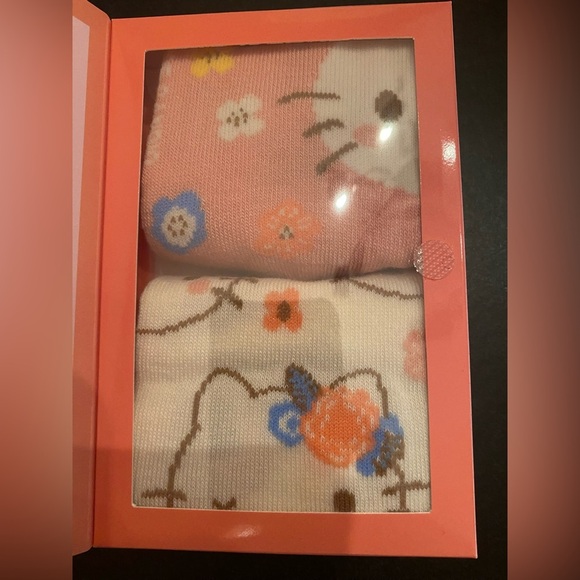 Woman's 6 Pair No Show Socks Size 4-10 Hello Kitty Winnie the Pooh Queen Screams - Picture 4 of 14